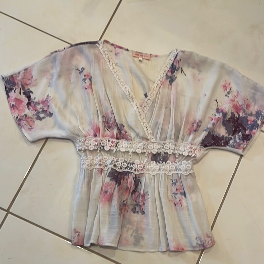 Rose & Grey Floral Lace Trim Women's Boho Top pink white blue medium